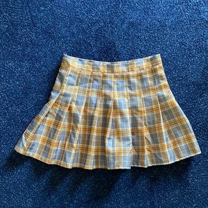 Cut plaid mini skirt size large no stains no holes